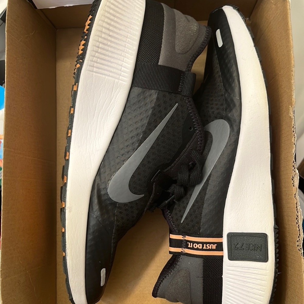 Nike 72 size 11.5 woman but they go for both genders